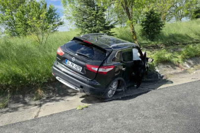 Otoyolda dolu yağışı kazaları beraberinde getirdi: 2 yaralı
