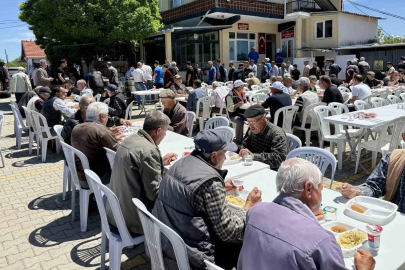 Ahlatlıburun köyünde geleneksel köy hayrı düzenlendi
