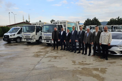 Gölcük’ün araç filosu 5 yeni araçla güçlendirildi
