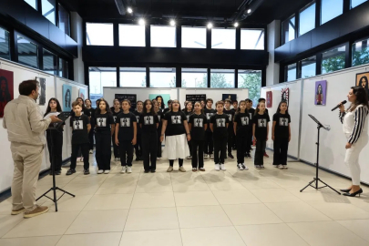 Ortaokul öğrencilerinden "Barış Manço" temalı sergi
