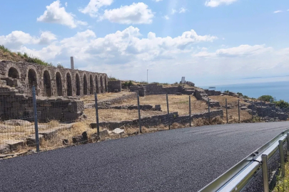 Çanakkale’de Assos Antik Liman Yolu’nda sıcak asfalt dökme çalışmaları başladı
