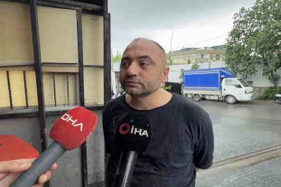 Başakşehir’de tır iki otomobilin üzerine devrildi: 1 yaralı
