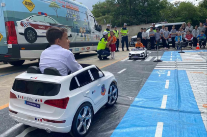 Üsküplü minik öğrenciler trafik güvenliğini jandarmadan öğrendi
