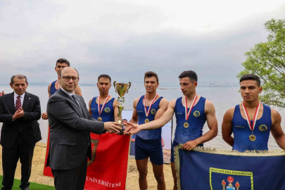 Cerrahpaşa CUP Kürek Yarışları’nda üniversiteler Küçükçekmece Gölü’nde yarıştı
