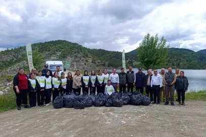 Süzmen Gölet’inde poşet poşet çöp toplandı
