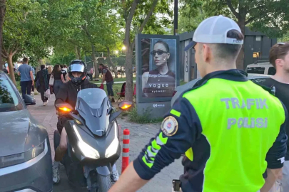 Kaldırımı yol gibi kullandılar, cezadan kaçamadılar
