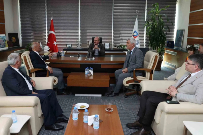 Hem bayramlaştılar hem de ilçe gündemini değerlendirdiler
