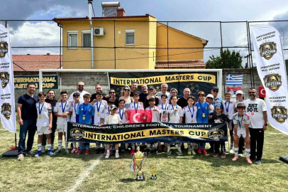 Beşiktaş altyapısında oynayan Bilecikli genç kaleci Doruk, turnuvayı gol yemeden bitirdi
