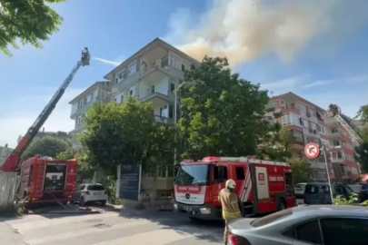 Bakırköy’de 6 katlı binanın çatısında yangın paniği
