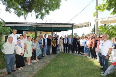 Protokol ve muhtarlar Altınoluk’ta bir araya geldi
