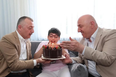 Zeynep Asya’ya Büyükakın’dan doğum günü sürprizi
