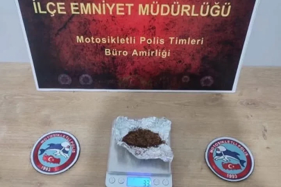 Okul önünde uyuşturucu operasyonu: 2 kişi tutuklandı
