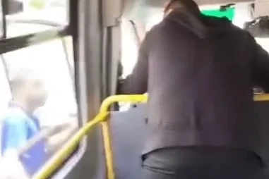 5 TL’lik eksik ödeme yüzünden minibüs karıştı
