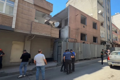 Küçükçekmece’deki bina çökmesinde ağır yaralanan genç hayatını kaybetti
