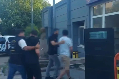 Evlilik hazırlığı yapan genç, nişanlısının önünde bıçaklanarak öldürüldü
