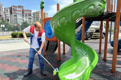 Kağıthane’de parklarda temizlik seferberliği
