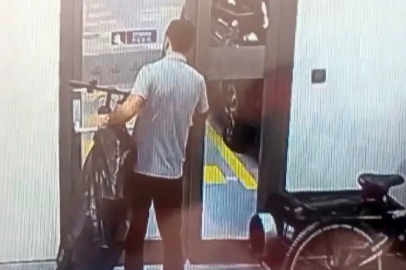 Çaldığı bisikleti polis merkezine getirip teslim etti
