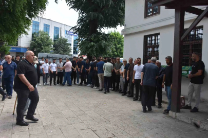 Serinlemek için girdiği derede boğulan genç son yolcuğuna uğurlandı
