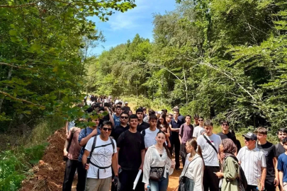 Körfez’de gençler doğa yürüyüşünde buluştu

