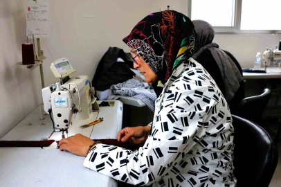 Ümraniye’de kumaşlar tasarıma, hayaller mesleğe dönüşüyor
