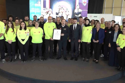 AFAD gönüllüleri, armalarını aldı
