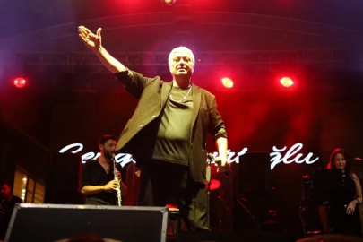 Cengiz Kurtoğlu, Altın Biber Festivalinde sahne aldı
