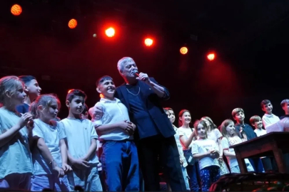 Fanatik Fenerbahçeli olan Cengiz Kurtoğlu’na beklenmedik Beşiktaş sürprizi
