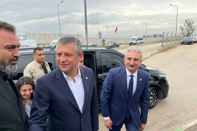 Özgür Özel ve Yeni Parti heyeti Mustafa Bozbey’i cezaevinde ziyaret etti
