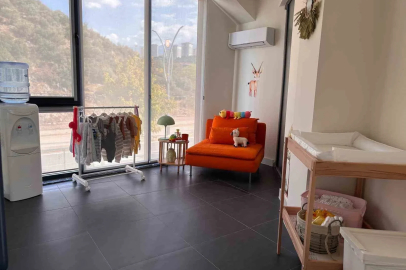 Anne dostu oto showroom
