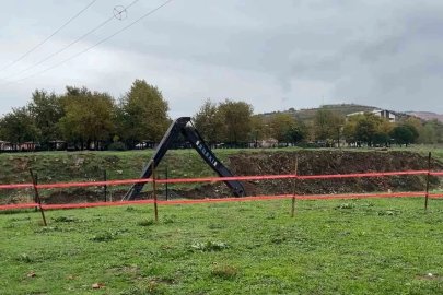 Bursa’da toprak kayması sonrası suyun akış yönü değişti, ekipler müdahale etti
