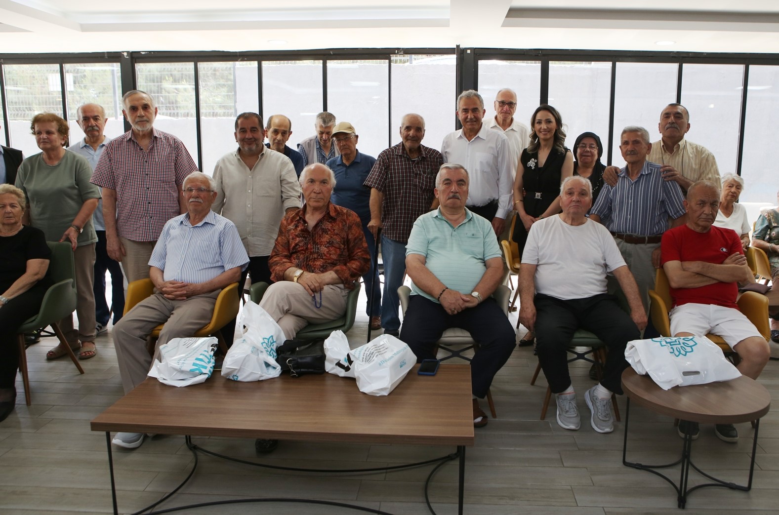 Nilüfer’de huzurevlerinde babalar günü kutlaması
