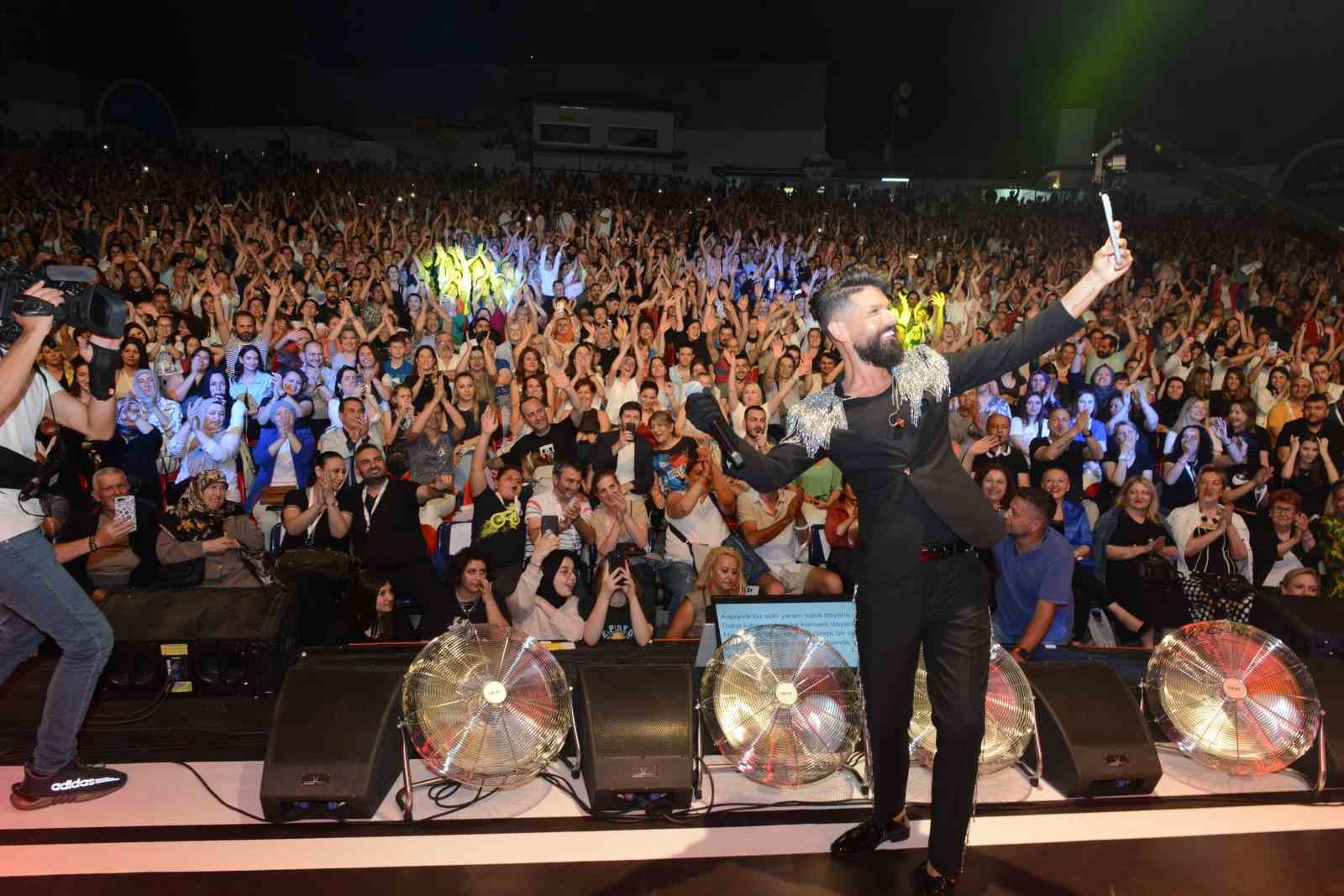 Mehmet Çevik’ten ücretsiz konser
