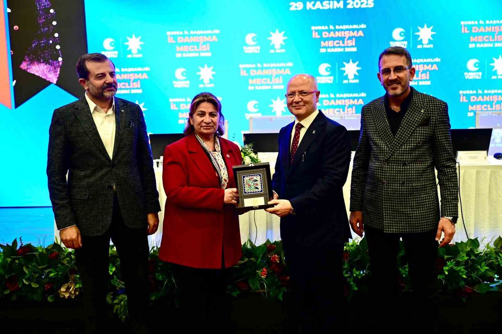 Bursa’da son 1 hafta 5 bin 284 kişi AK Parti kadrolarına katıldı
