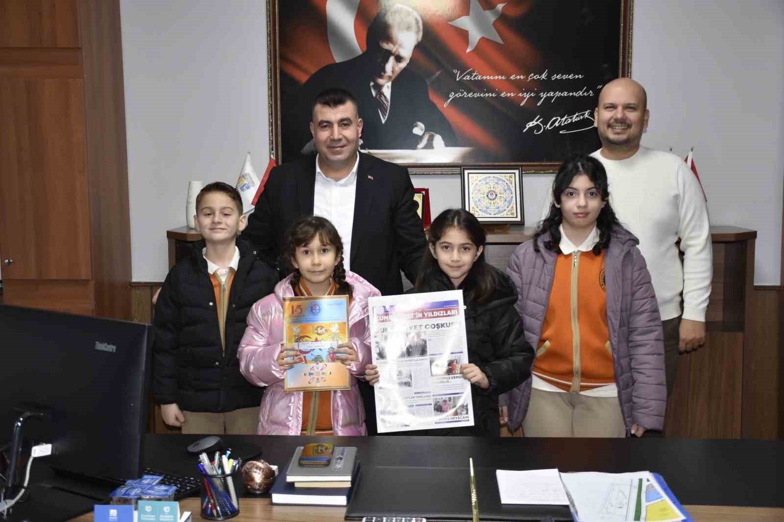 Karacabey Belediyesi, öğrencilerin yanında
