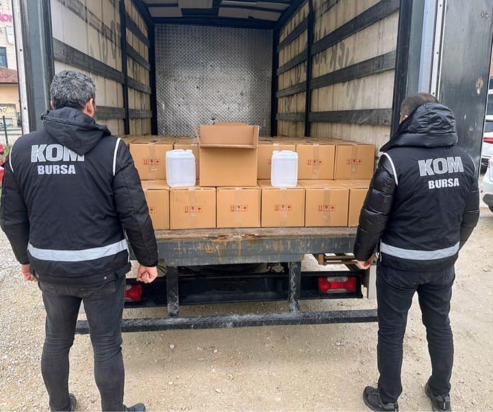 Bursa’da 1000 litre sahte alkol ele geçirildi
