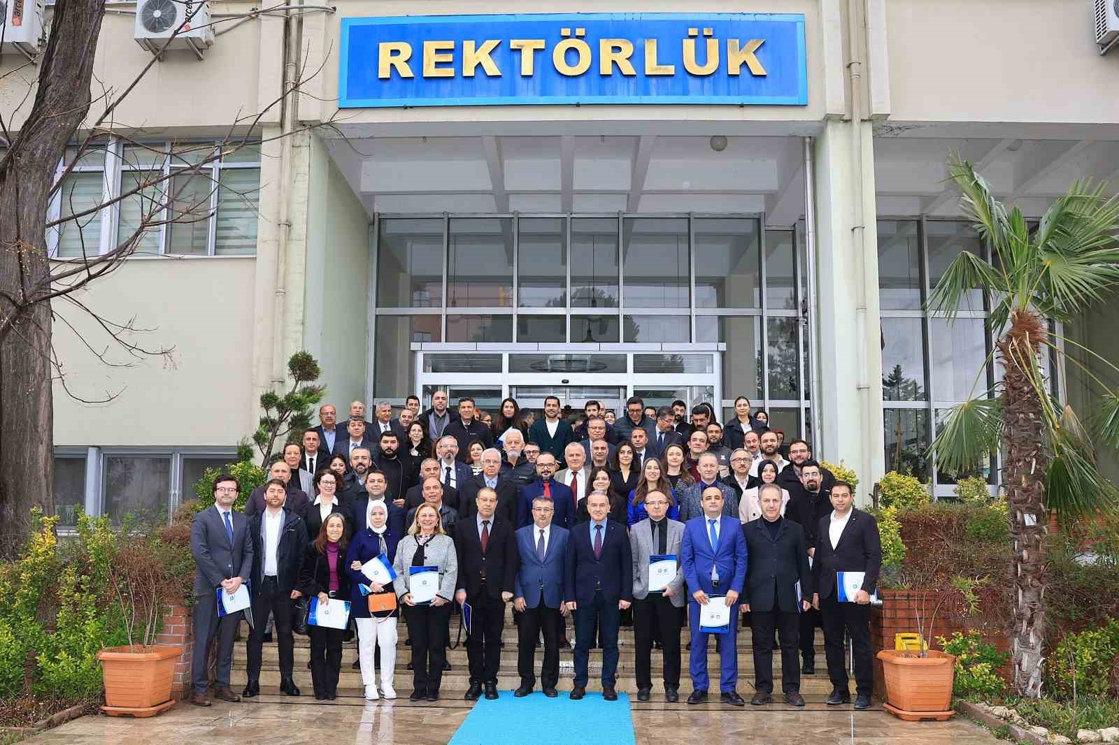 BUÜ’de akredite olan programlara teşekkür belgesi
