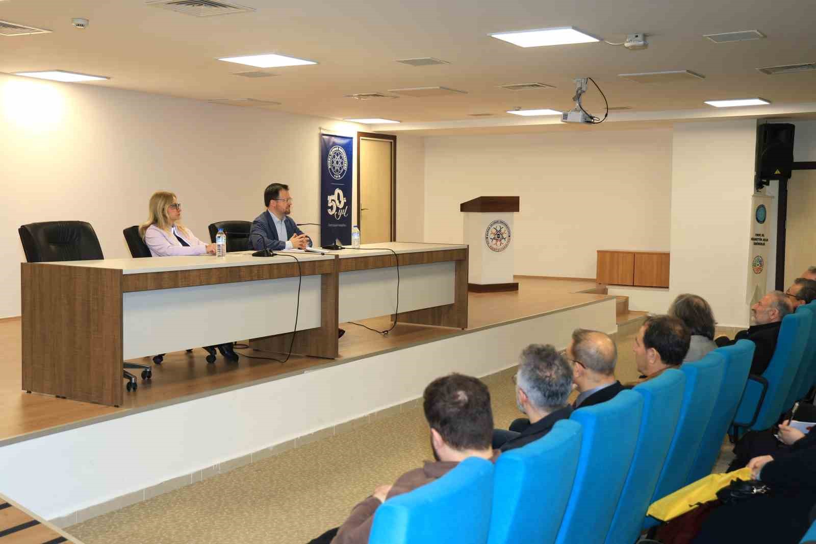 BUÜ’de "Modern dünyanın kökenleri" konuşuldu
