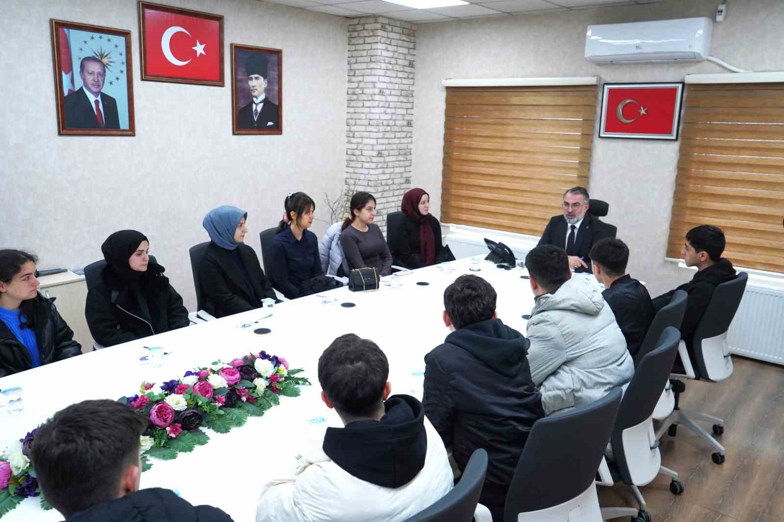 Başkan Erol’dan KPSS Adaylarına Net Mesaj: "Yanınızdayız"
