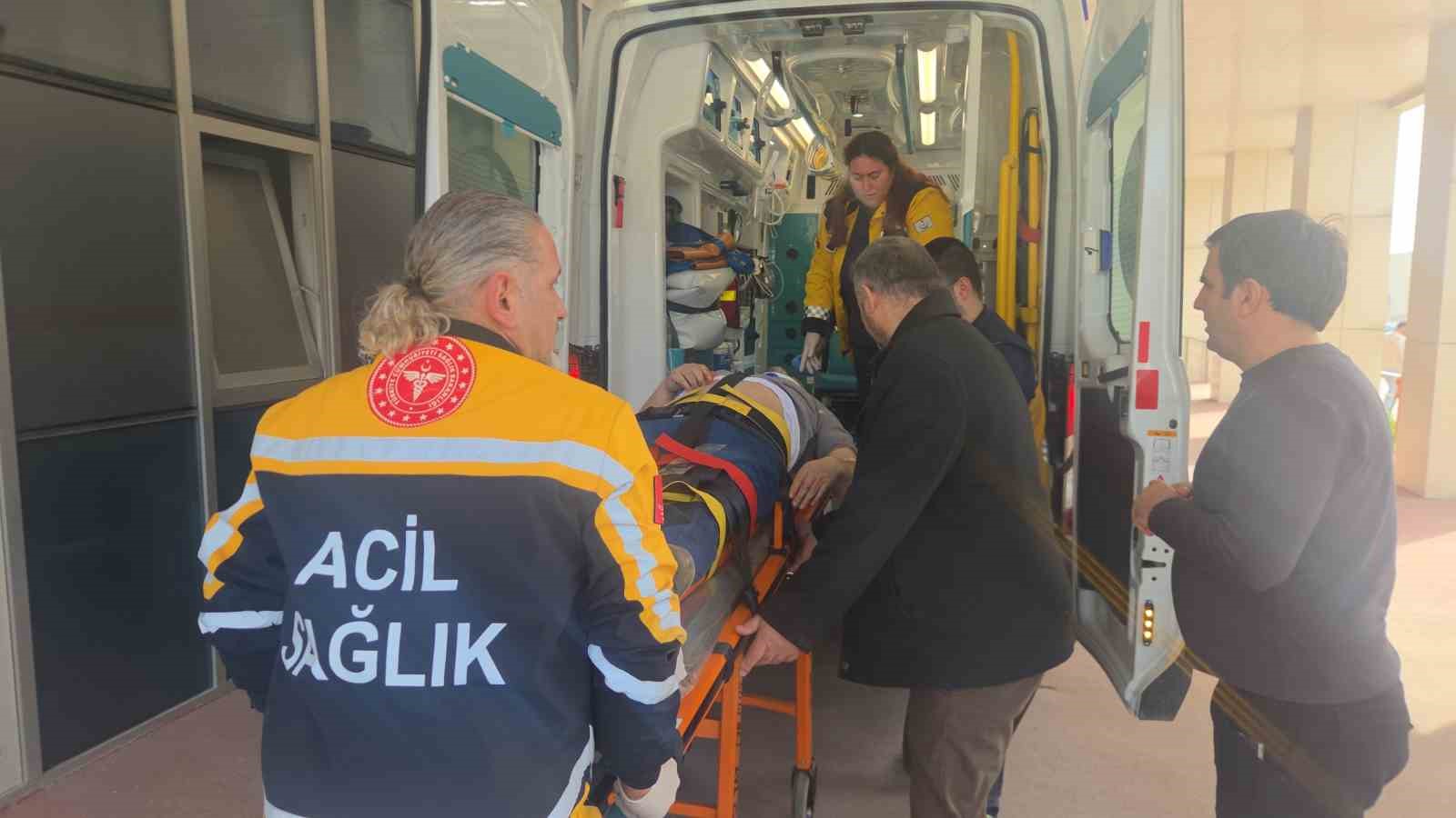 Bursa’da çatıdan düşen usta ağır yaralandı
