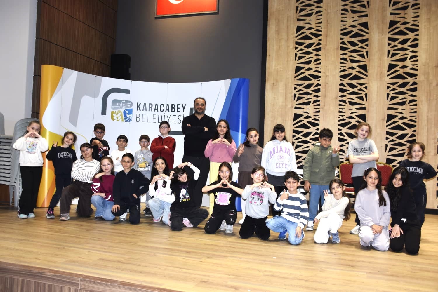 Karacabey Belediyesi çocuk tiyatro ekibi kuruldu
