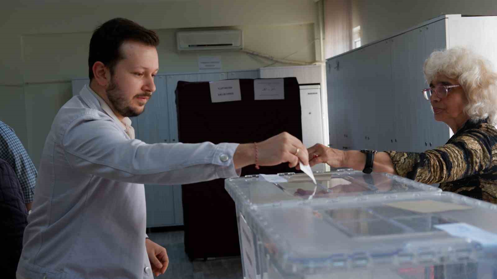 ⁠Bursa’da Bulgaristan Türkleri sandık başında
